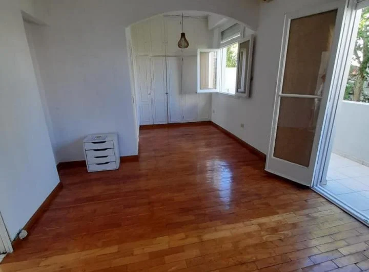 Departamento en  alquiler antiguo 1 gran ambiente al frente, balcon 3