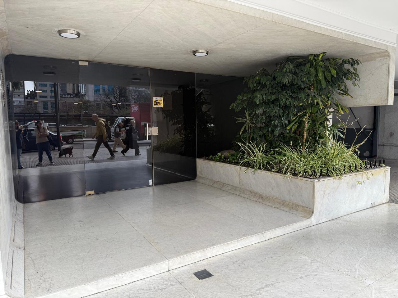 Departamento en Retiro ,frente al Obelisco y a 1 cuadra del teatro Colon