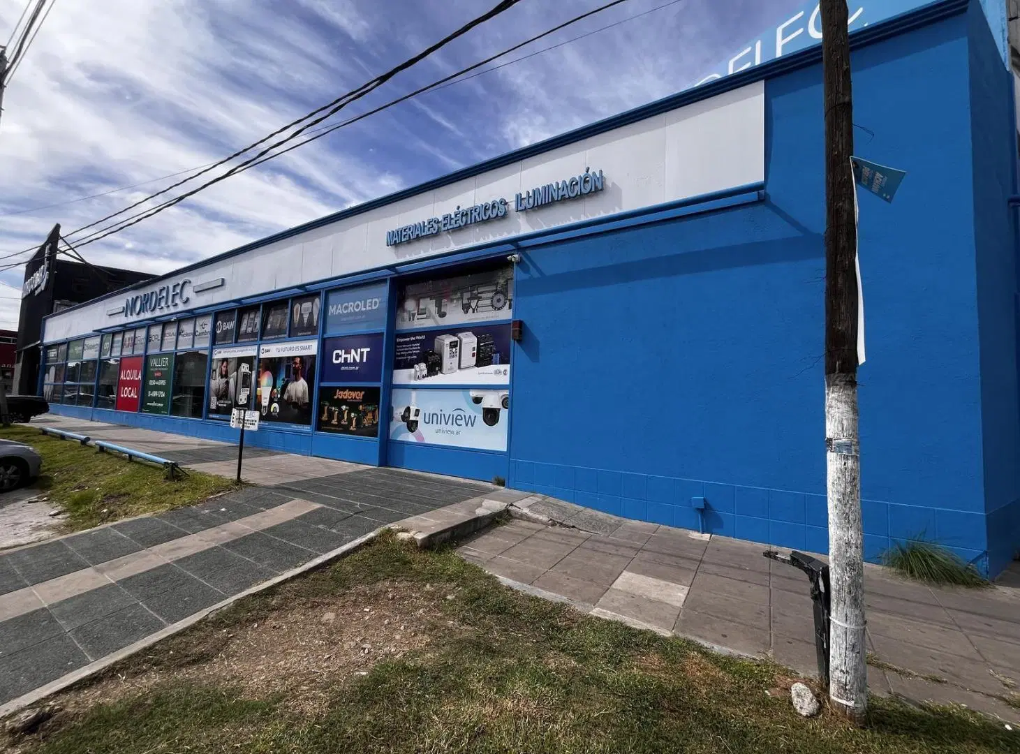Importante Local en alquiler con gran frente sobre ruta 25 - Pilar 3