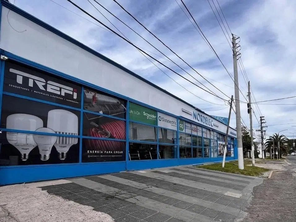 Importante Local en alquiler con gran frente sobre ruta 25 - Pilar 5