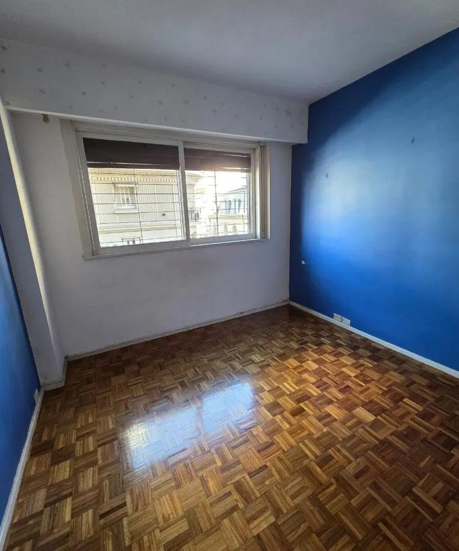 Departamento en alquiler 2 dormitorios, balcón al frente con dependencias 2