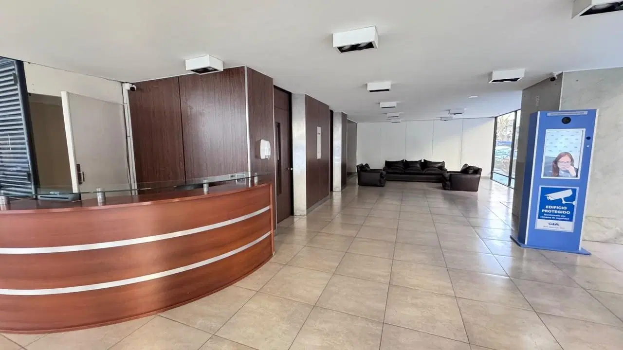 Av. la Heras y Rodrguez Peña Departamento en venta de 3 ambientes con dependencia y cochera 5