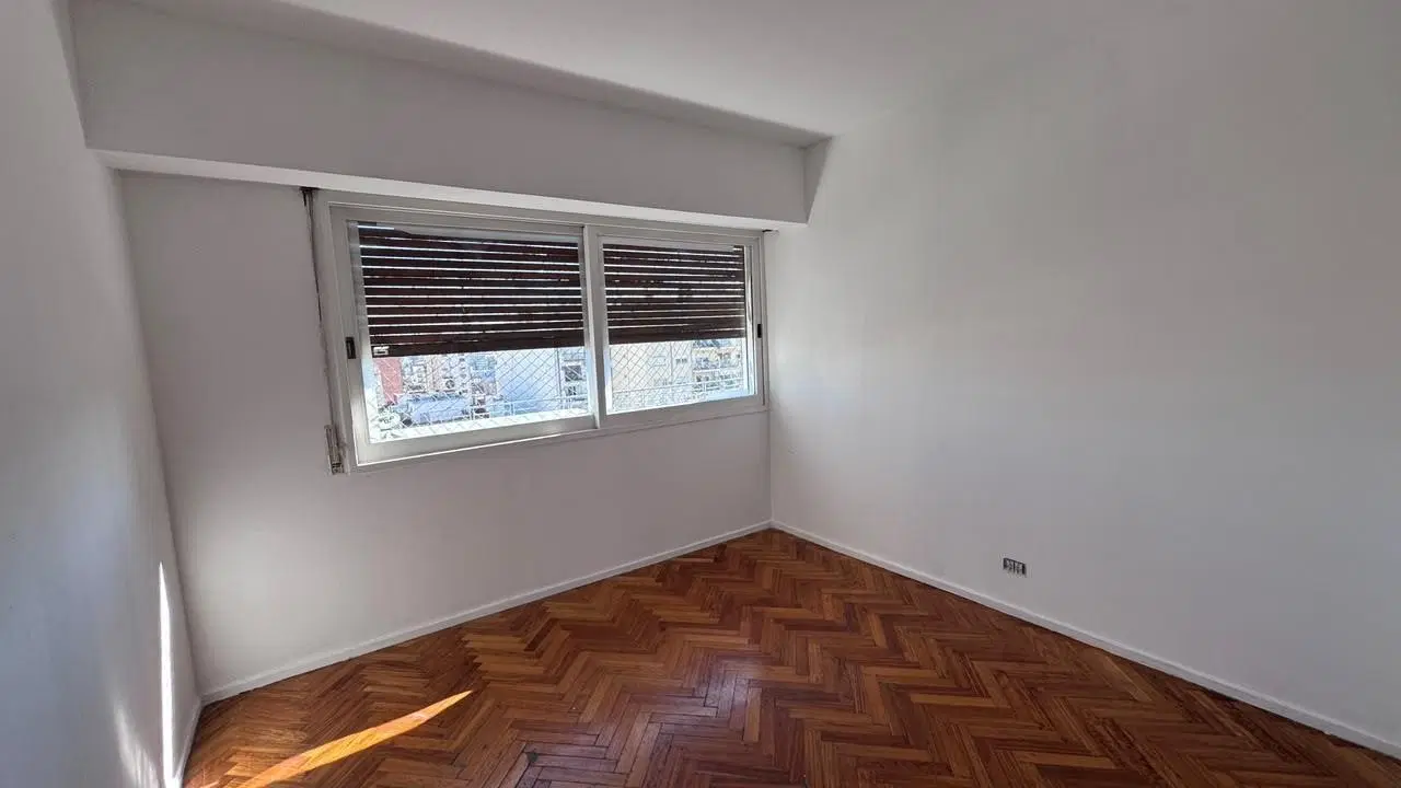 Av. la Heras y Rodriguez Peña en venta 3 ambientes con dependencia y cochera, Recoleta 5