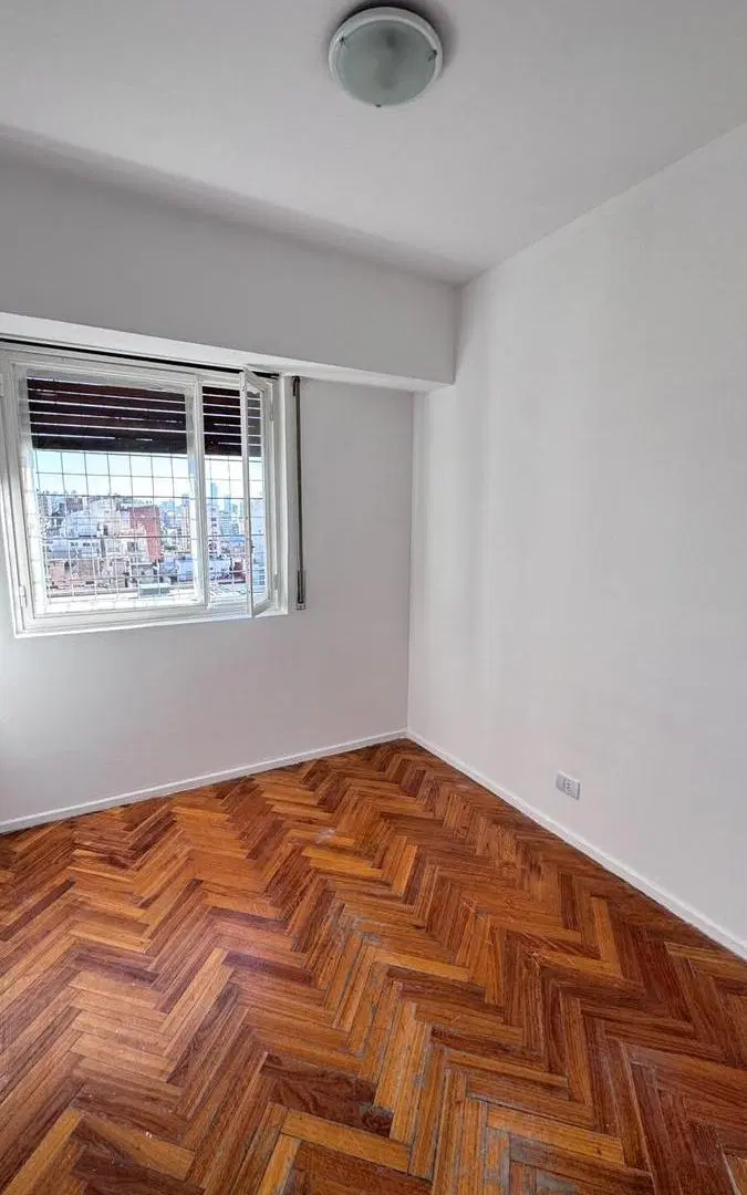 Av. la Heras y Rodriguez Peña en venta 3 ambientes con dependencia y cochera, Recoleta 3