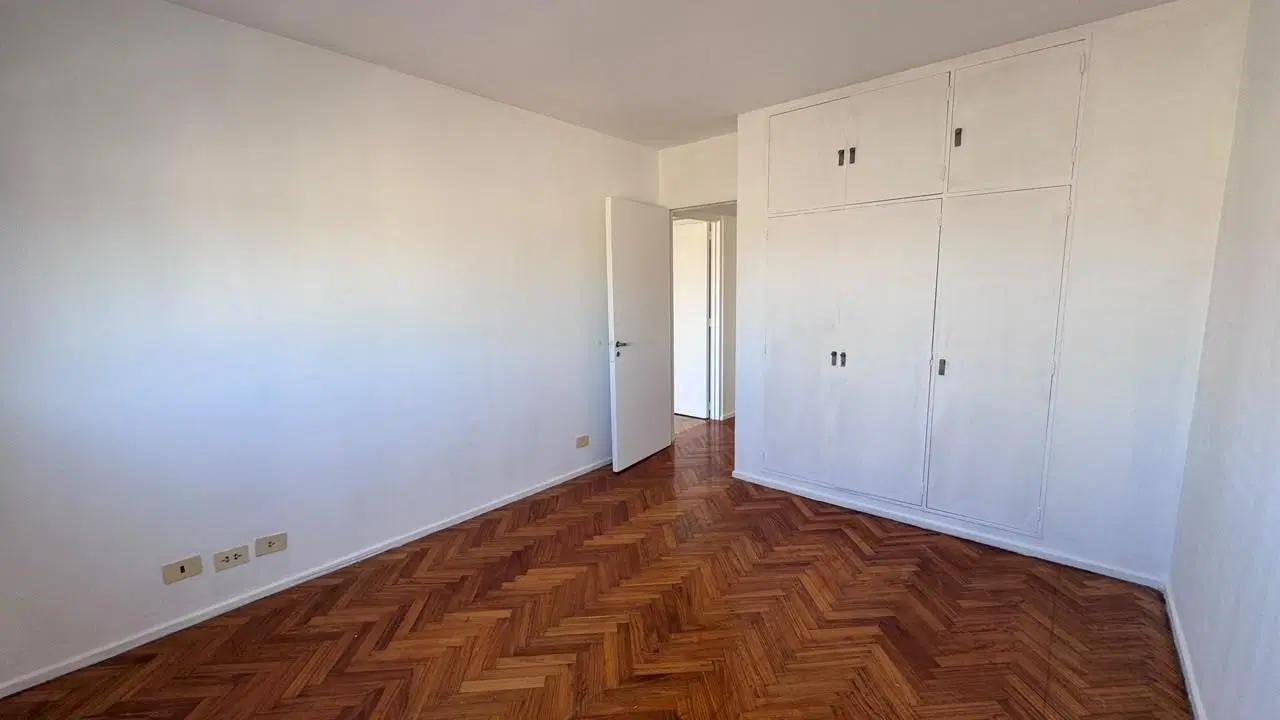 Av. la Heras y Rodriguez Peña en venta 3 ambientes con dependencia y cochera, Recoleta 2