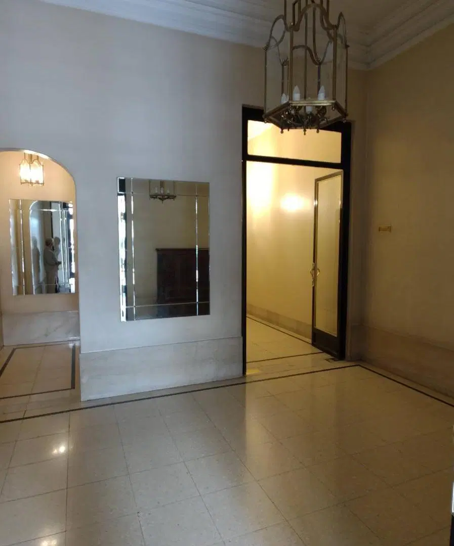 Av Santa Fe 1200 - lindismo edificio frances. 2/3 dorm   2 baños   toilette   dependencias 5