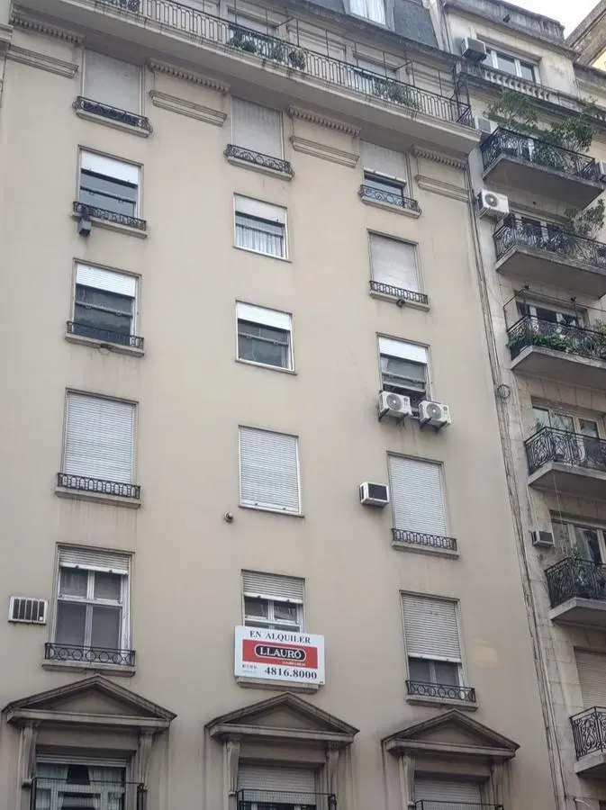 Av Santa Fe 1200 - lindismo edificio frances. 2/3 dorm   2 baños   toilette   dependencias 3