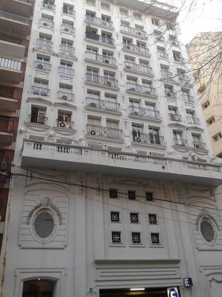 Vicente Lopez y Azcuenaga excelente monoambiente vivienda o apto profesional, pleno Recoleta