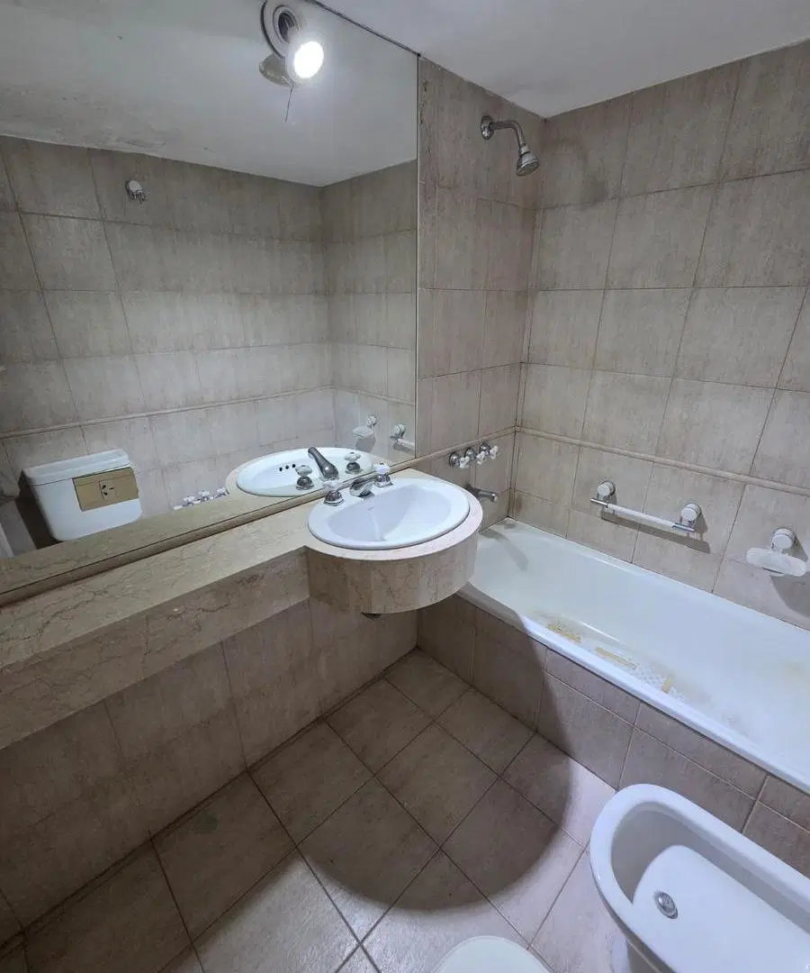Departamento en venta Recoleta Ayacucho - Melo 1 ambiente al frente, balcón, categoría 4