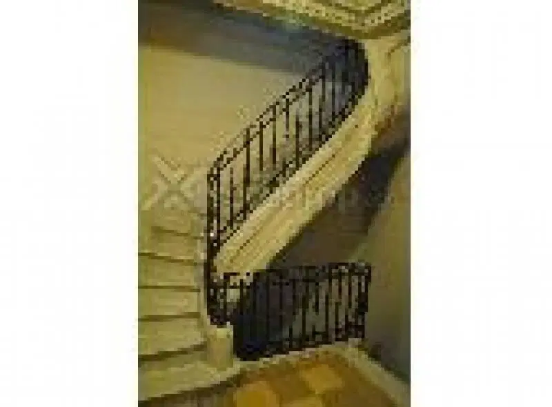 edificio frances, oficina de maximo nivel Pza San Martin 5