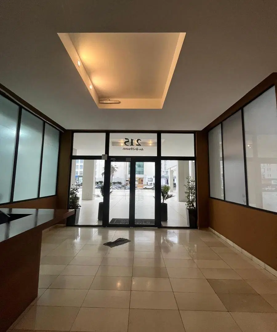 INVERSORES !!! Local comercial     paquete de cocheras EN VENTA en  Av. del Puerto 215, Nordelta 8
