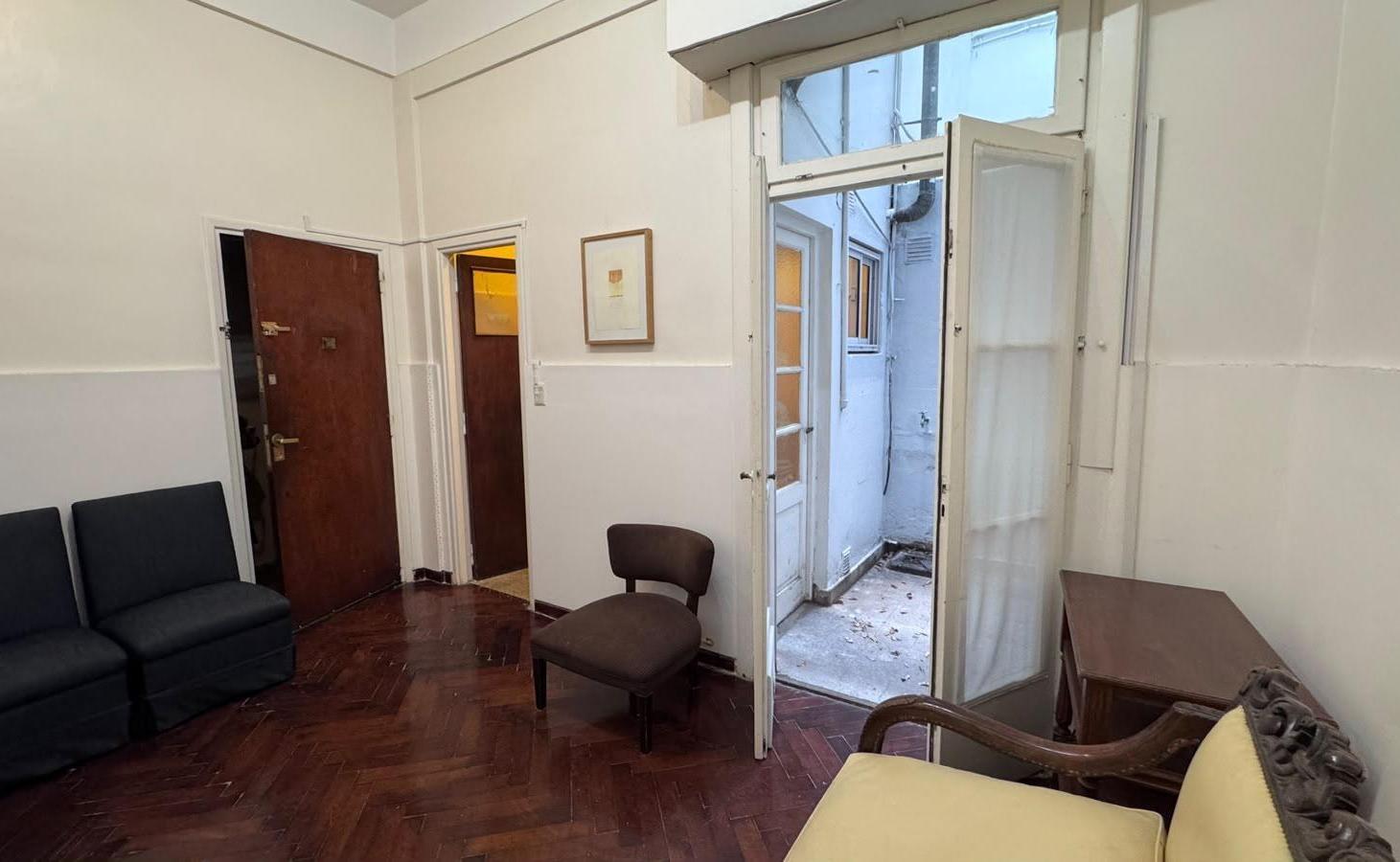 Foto de Departamento apto profesional de 2 ambientes en venta, imagen 1