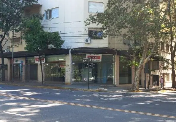 Av. JURAMENTO esquina 11 DE SEPTIEMBRE - Local UNICO en ESQUINA - venta con renta 2