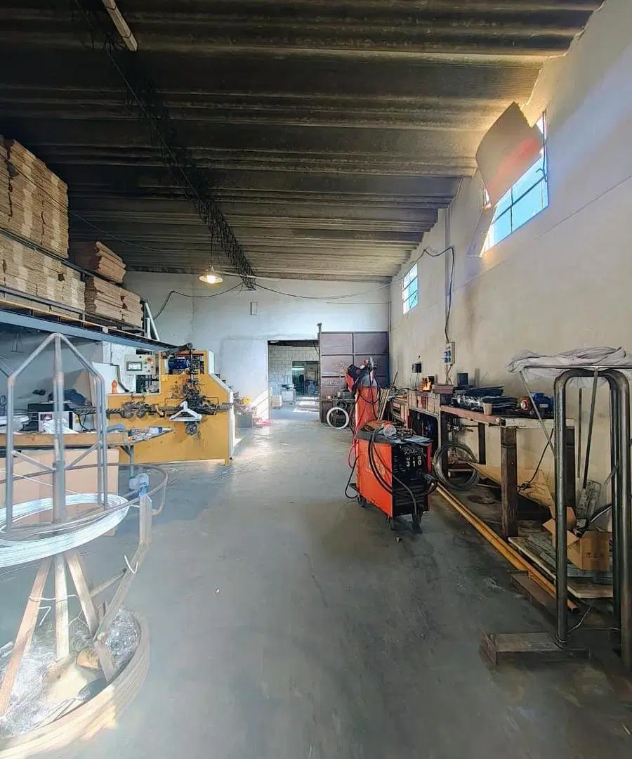 Depósito CON VIVIENDA EN VENTA 4