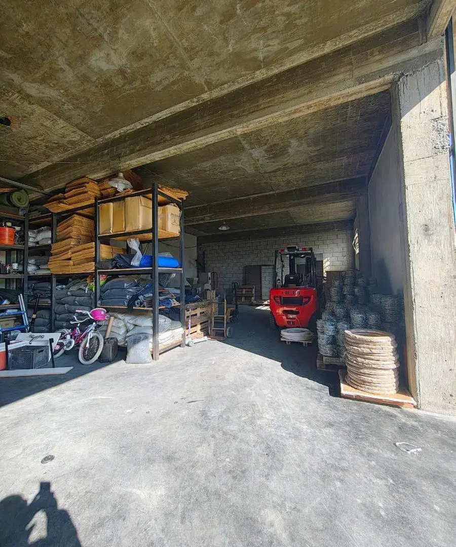 Depósito CON VIVIENDA EN VENTA 3