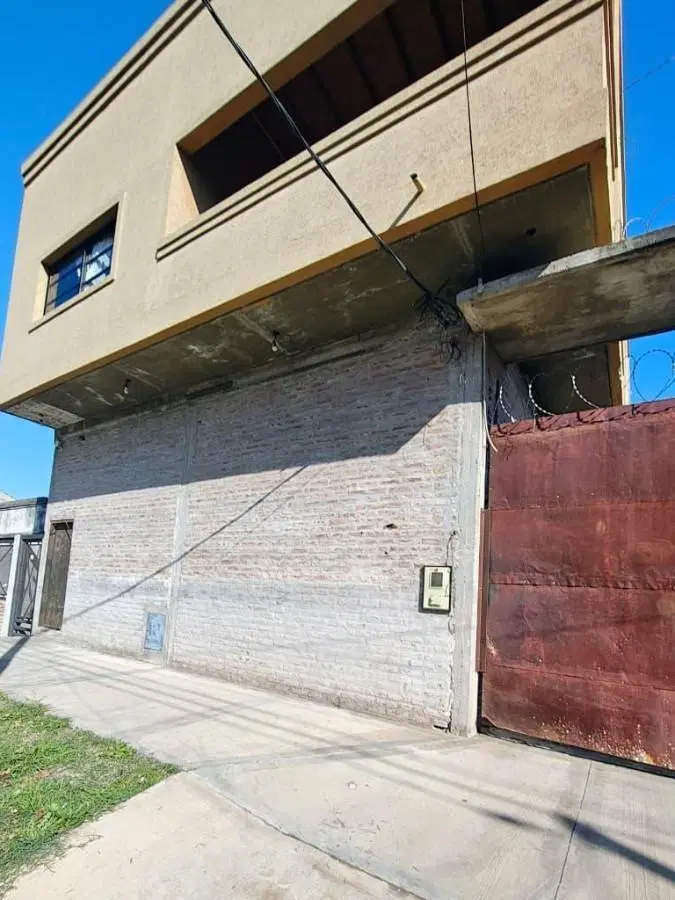 Depósito CON VIVIENDA EN VENTA 1