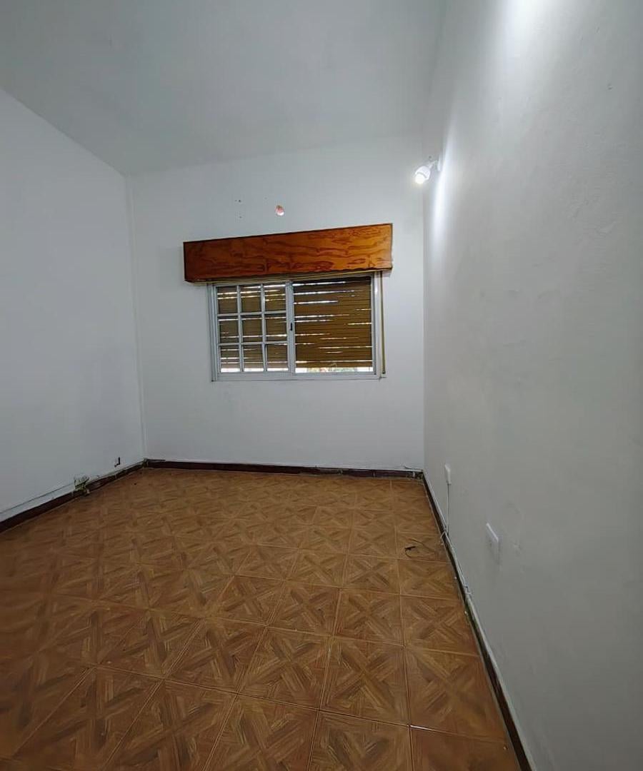 Foto de CASA EN VENTA Barrios de San José Temperley., imagen 5