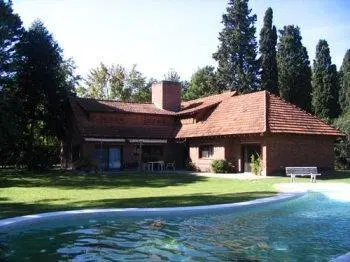 CASA | 5 DORMITORIOS | JARDÍN | APTO CRÉDITO | COCHERA | ING. MASCHWITZ 3