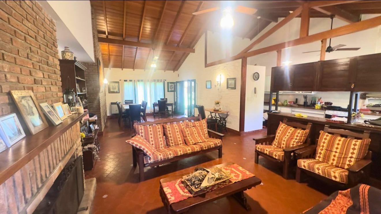 Foto de CASA EN VENTA EN GREEN HILL CON PISCINA Y EXCELENTE UBICACIÓN, imagen 1