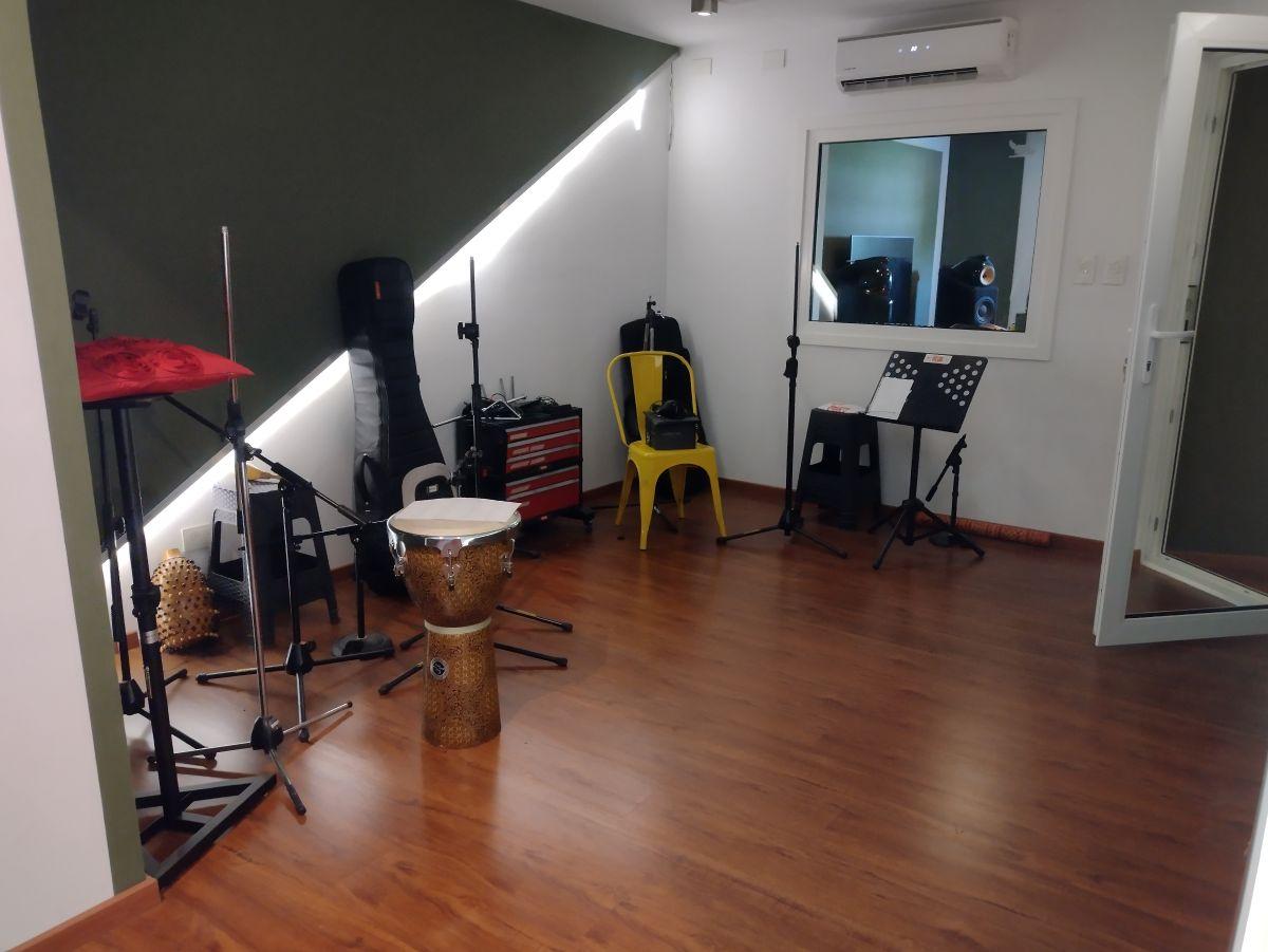 Foto de Casa con espacio profesional con aislamiento acústico premium, imagen 1