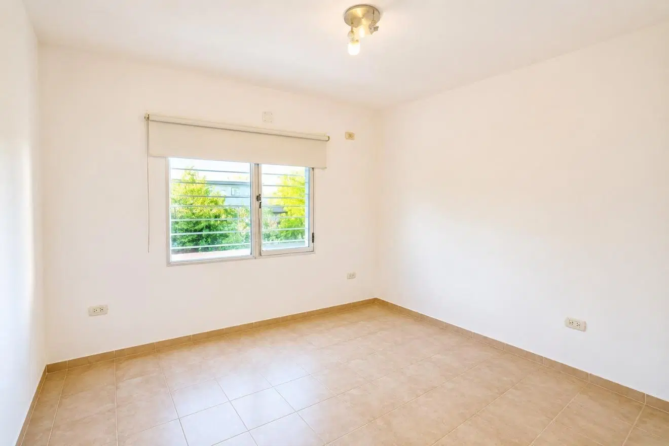 Venta | Dúplex 2 dormitorios | Cochera | Patio | Canadá 523 2