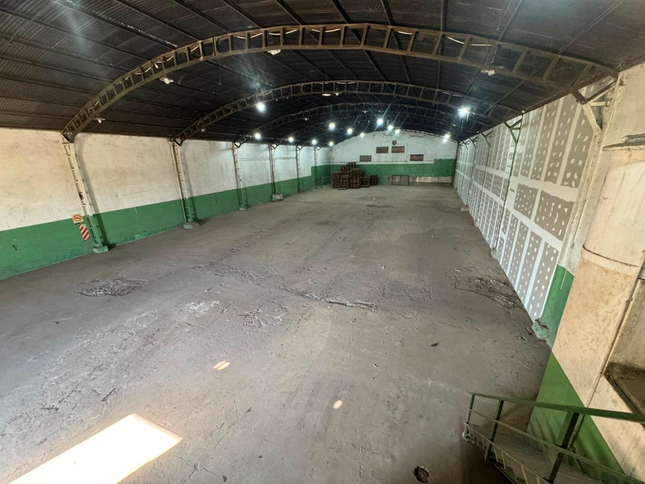 Foto de LOCAL CON LUGAR PARA DEPOSITO, imagen 2