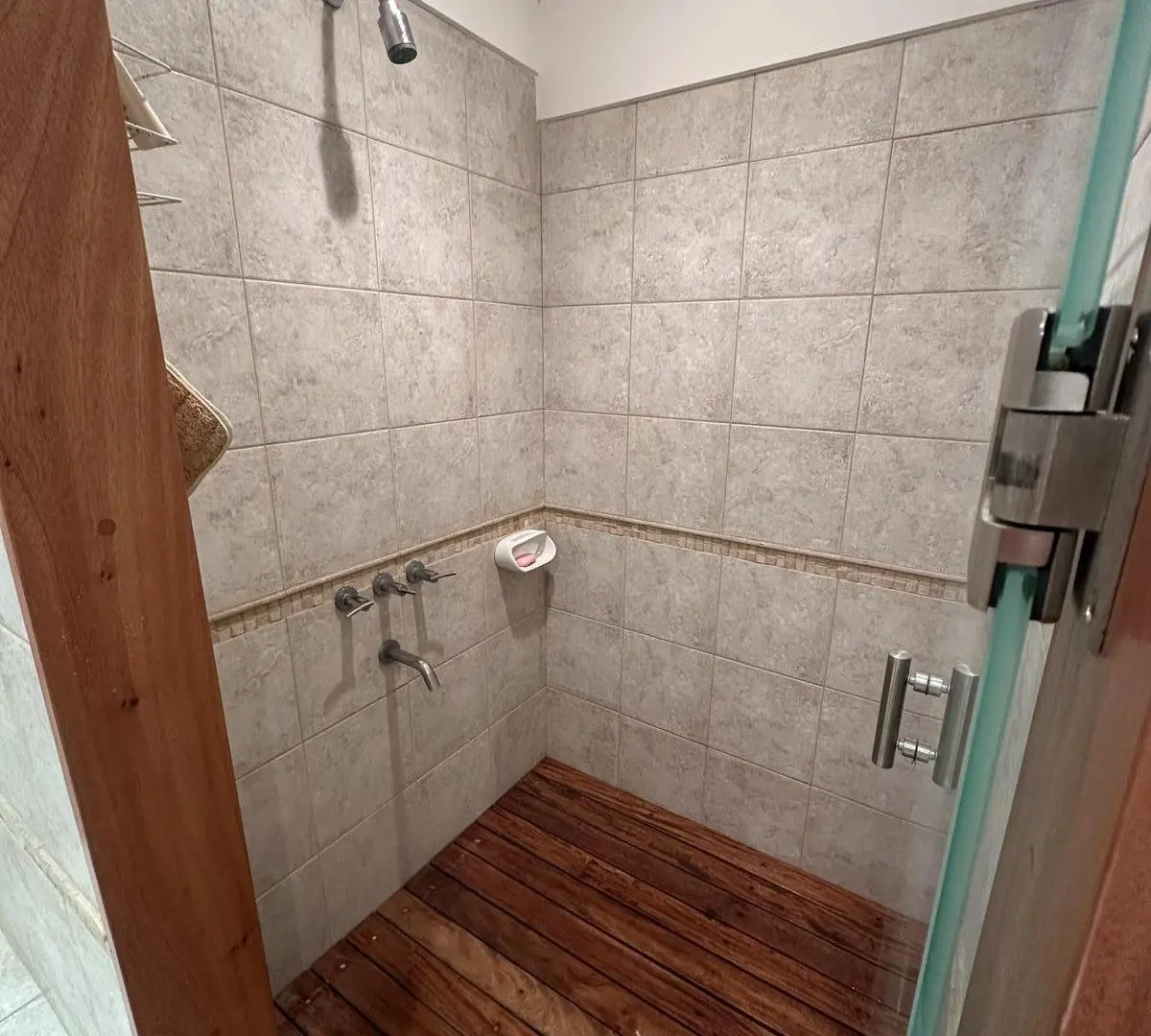 Casa en Alquiler 4 ambientes 8
