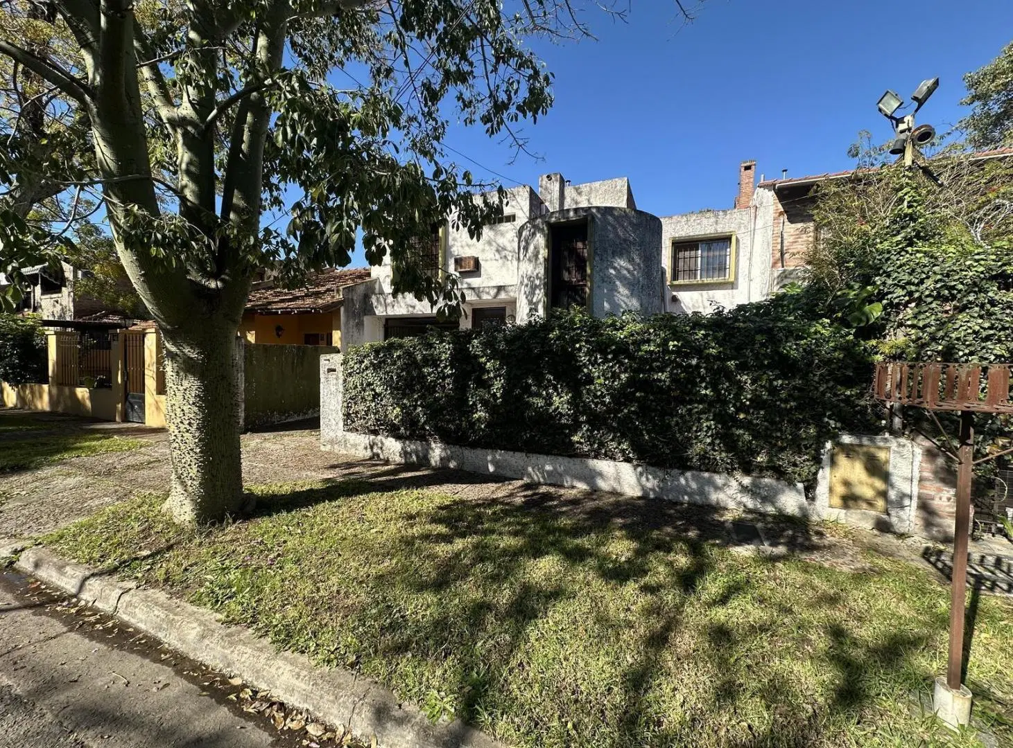 Casa en Venta 4 ambientes Boulogne Barrio Malvinas 3