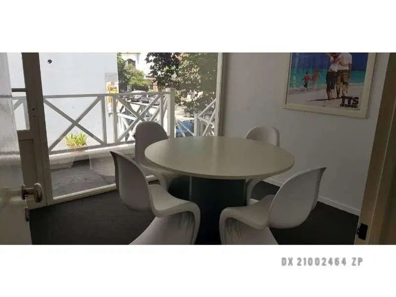 Lomas de San Isidro - Oficina Venta USD 550.000 4