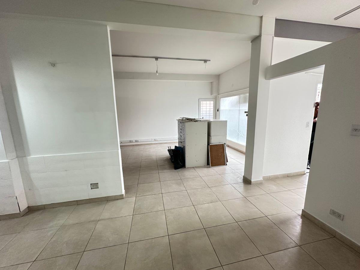 Foto de Locales Comerciales En Alquiler Lomas de San Isidro, imagen 2