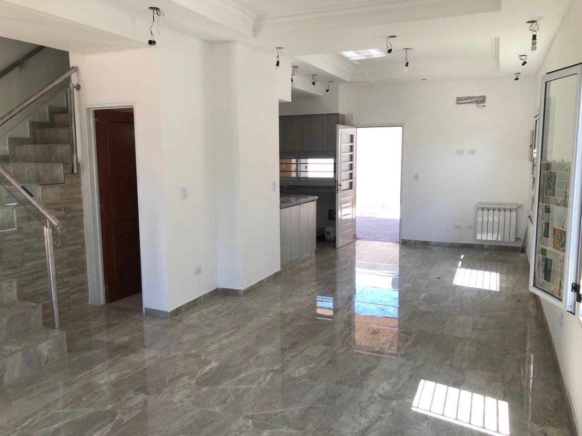 Foto de Alquiler Casa 4 ambientes Villa Adelina, imagen 3