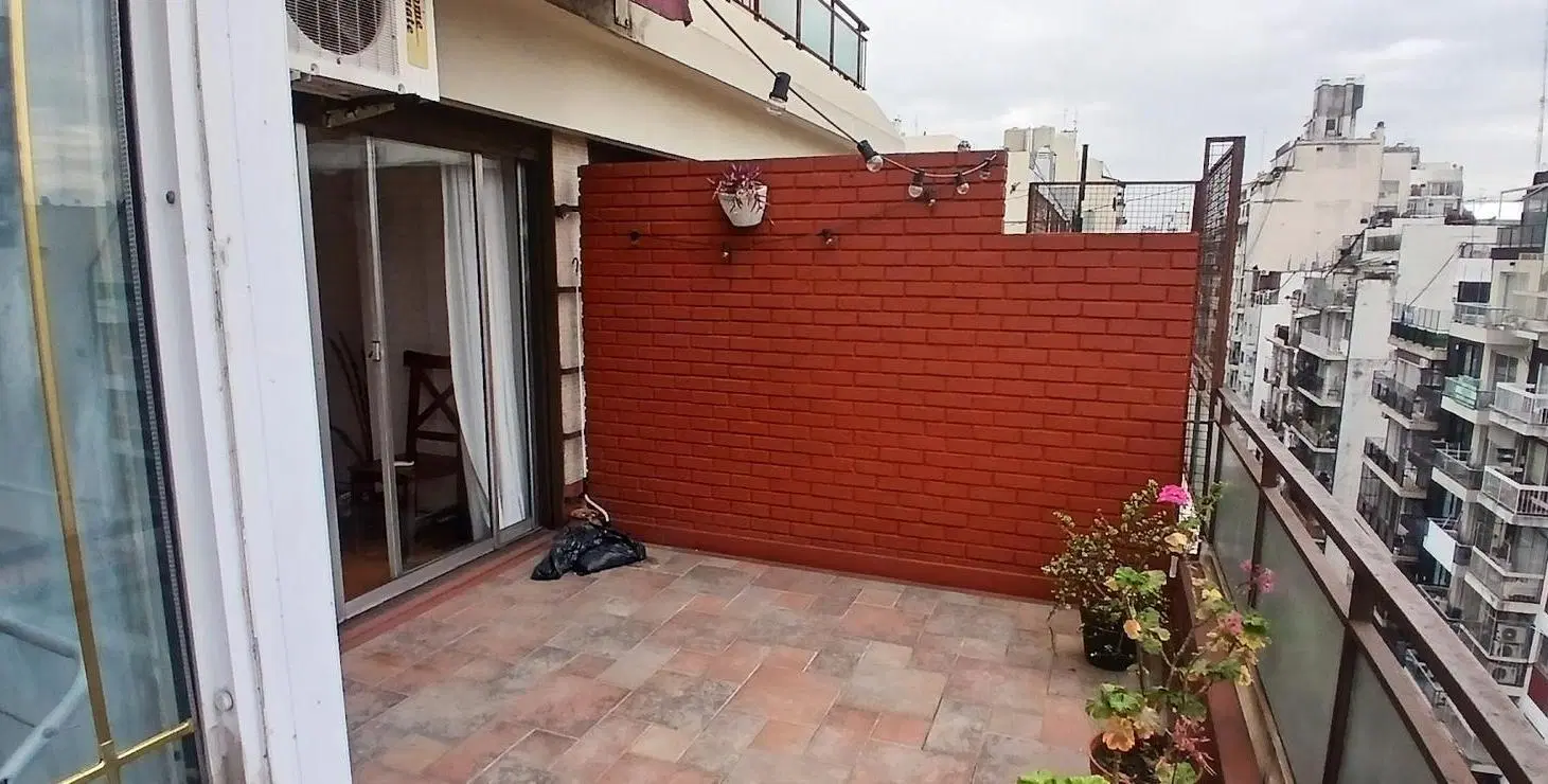Paraguay 2396, Piso 9° A esquina Larrea , CABA 4