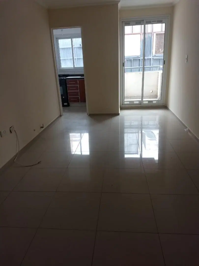 Dpto. próximo Patio Olmos c/escritura luminoso 4