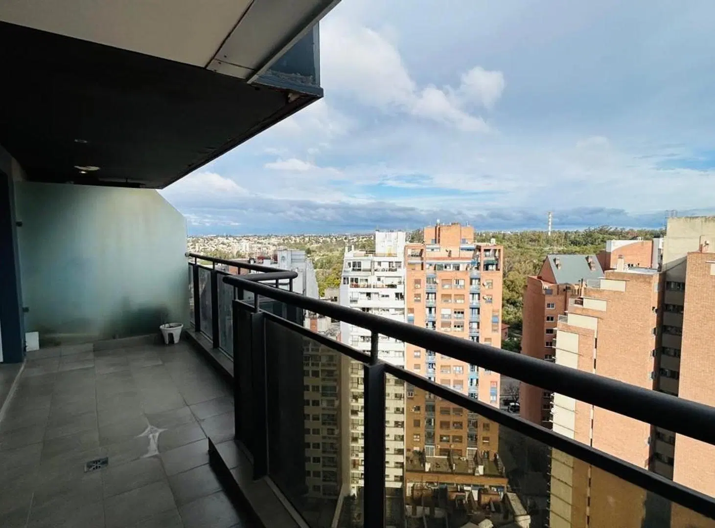 Nva.Cba. Torre DUOMO c/Amenities/Vigilancia 24hs CATEG. 2