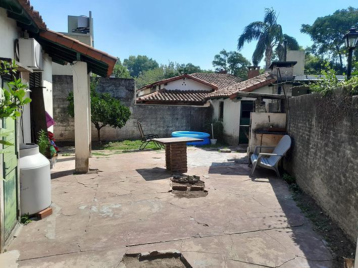 CHALET BIEN UBICADO - IDEAL PARA RECICLAR - ADROGUÉ
