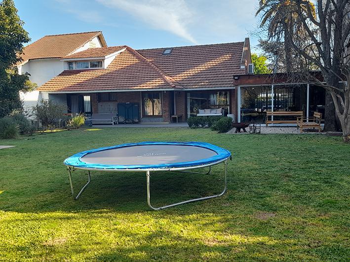 Excelente Chalet con Gran Terreno! 5