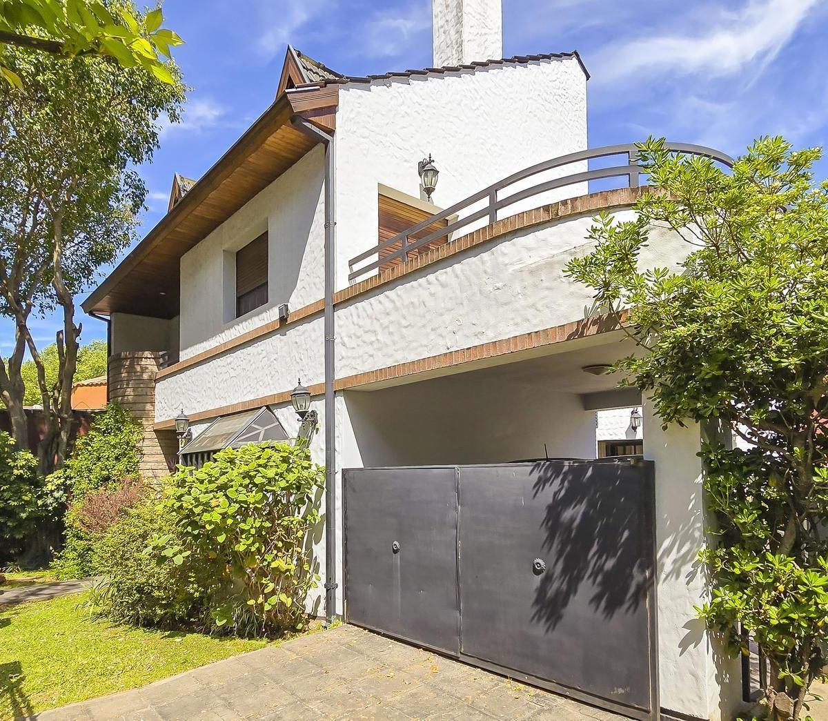 Casa en  LINDÍSIMA CASA, MUY BIEN UBICADA Y EN ESTADO IMPECABLE