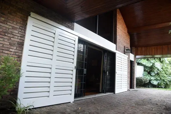 Céntrico y Residencial -Muy buen Chalet s/772 m2 de terreno - Adrogue 1