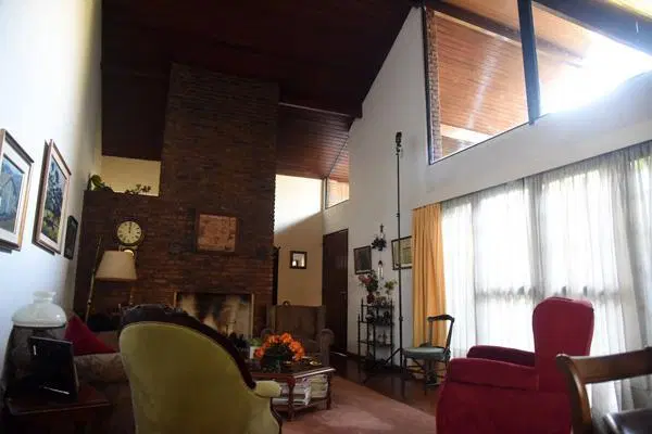 Céntrico y Residencial -Muy buen Chalet s/772 m2 de terreno - Adrogue 4