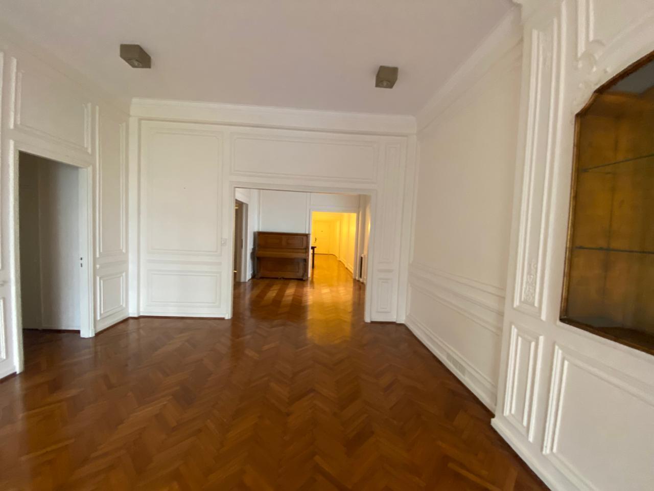 Foto de Departamento en Suipacha al 1200, imagen 1