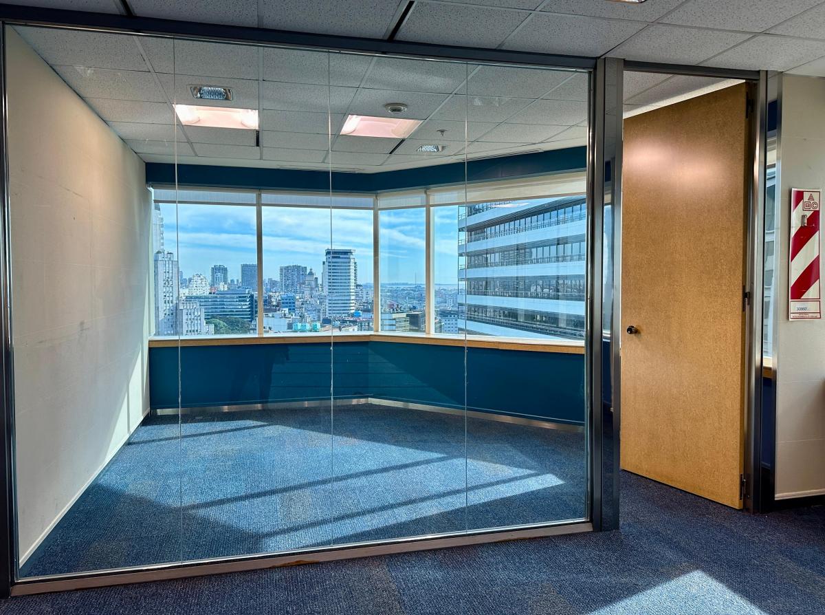 Foto de LAMINAR PLAZA- OFICINA EN PLANTA LIBRE de 1310 m2. –CATALINAS, imagen 3