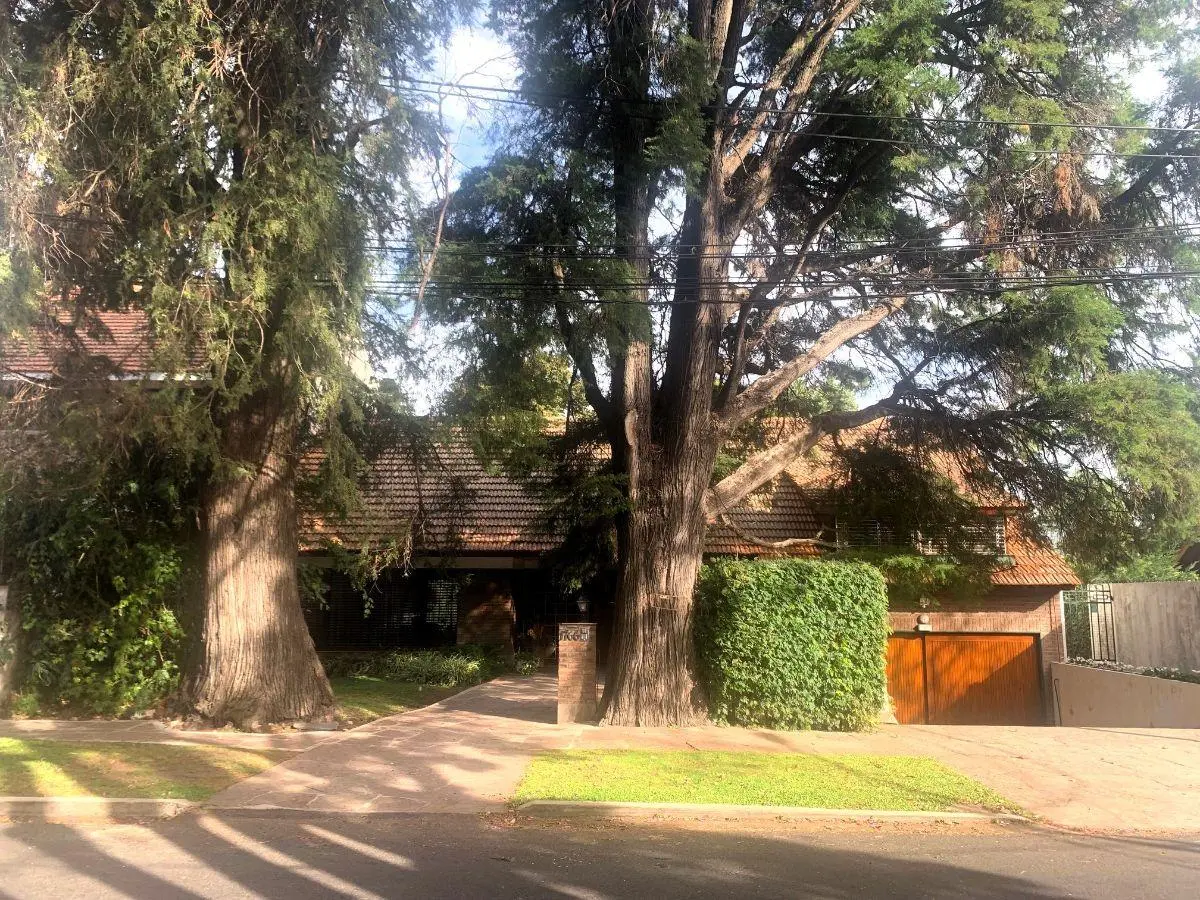 *** Entre los jardines del “BARRIO ALEMAN” de Martínez *** 3