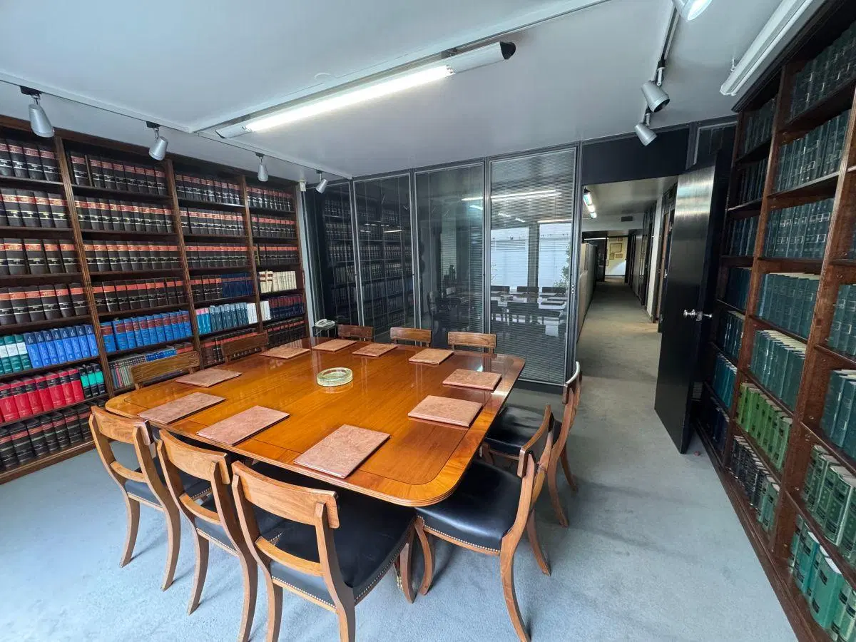 EDIFICIO DE OFICINAS DE CATEGORÍA, AVENIDA CÓRDOBA AL 1200 - TRIBUNALES FRENTE PLAZA LAVALLE 5