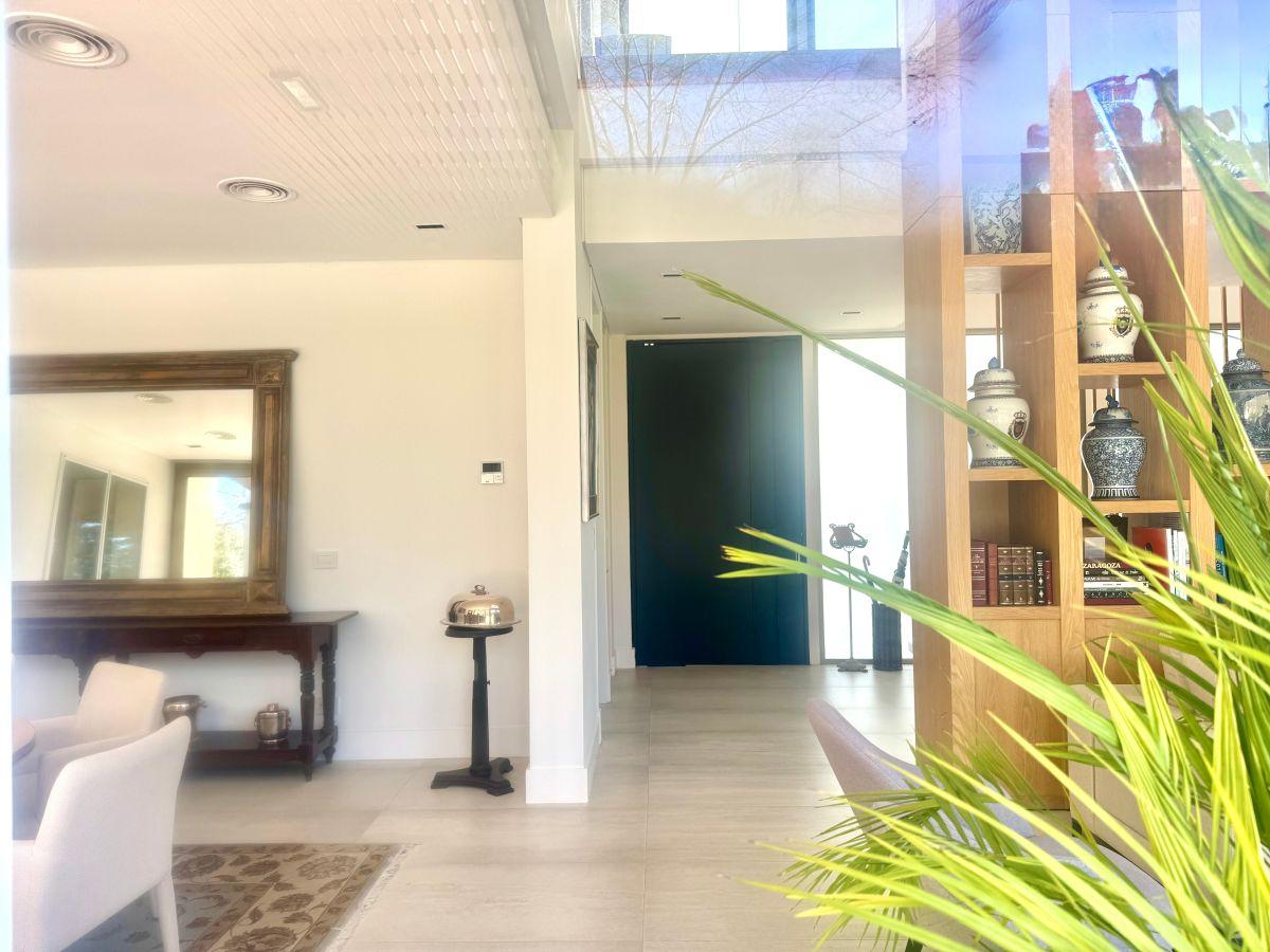 Foto de IMPORTANTE Y MUY LINDA CASA EN MAYLING CLUB DE CAMPO. 1100 m2 SOBRE EL, imagen 2