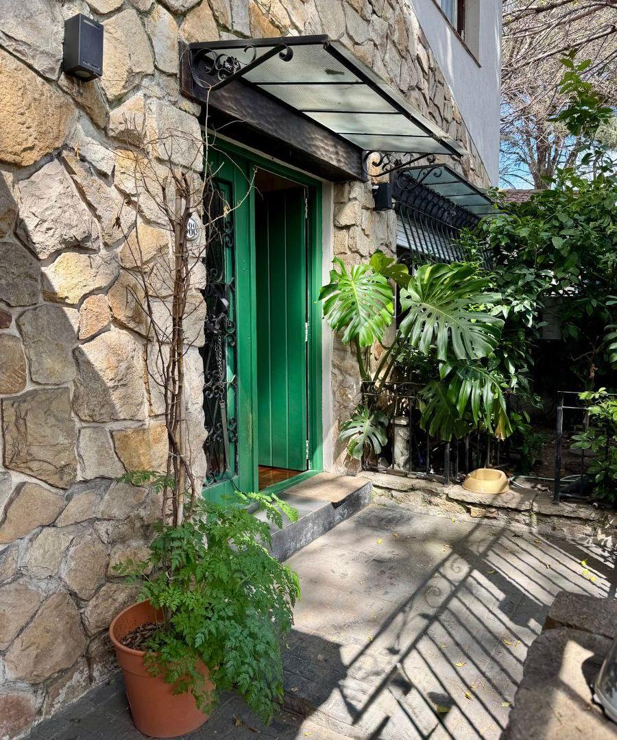 Foto de IMPECABLE CASA, URQUIZA 2388 FLORIDA. VTE LOPEZ., imagen 1