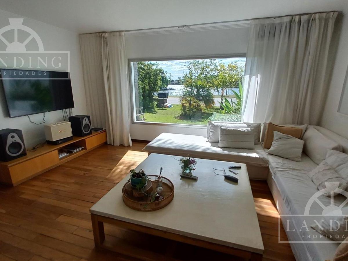 Foto de Casa moderna frente a la laguna y próxima a acceso Bancalari, imagen 4