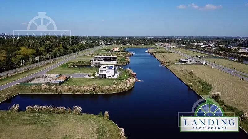 Lote al rio en la isla en Marinas H 3