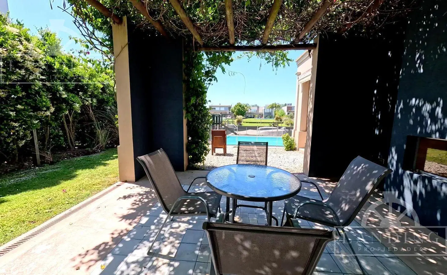 Casa 5 Ambientes con Cochera en Barrio Náutico Albanueva 4