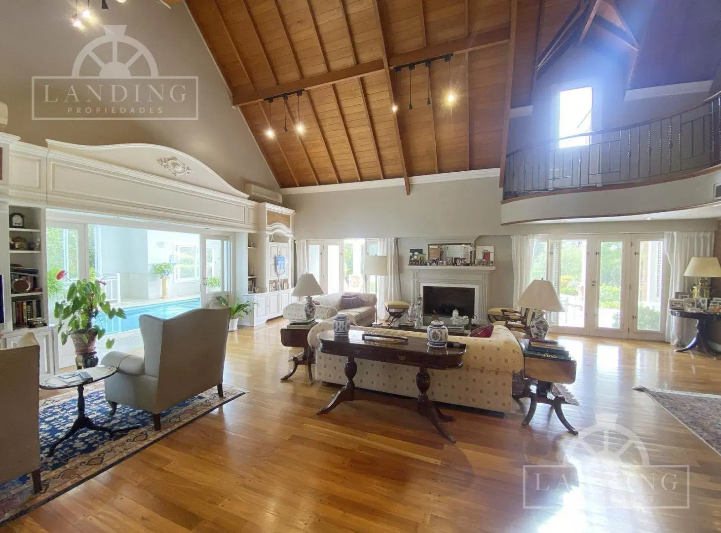 Casa en venta con pileta techada en Club de Campo Hacoaj 5