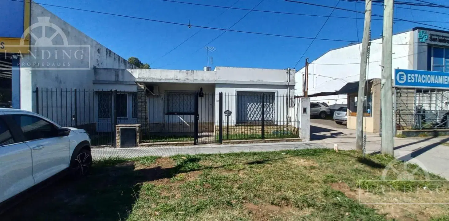 Espectacular lote frente a Sanatorio de la Trinidad mts de Dardo Rocha. Apto comercial. 4